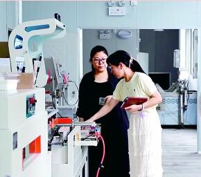 打造服務連心橋 教育咨詢服務的核心價值與實踐路徑